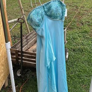 De Laru Aqua Beaded Prom Dress Size 7/8